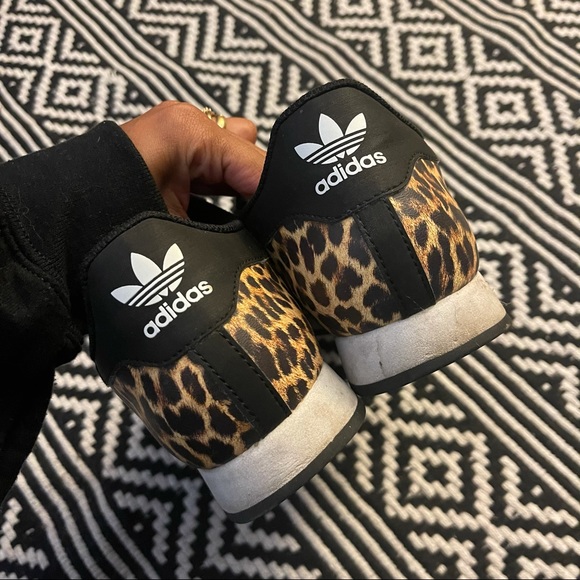 ❣️SOLD❣️Cheetah print adidas sneakers - Picture 7 of 8